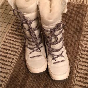 Sorel Tofino white mid calf boots 8.5